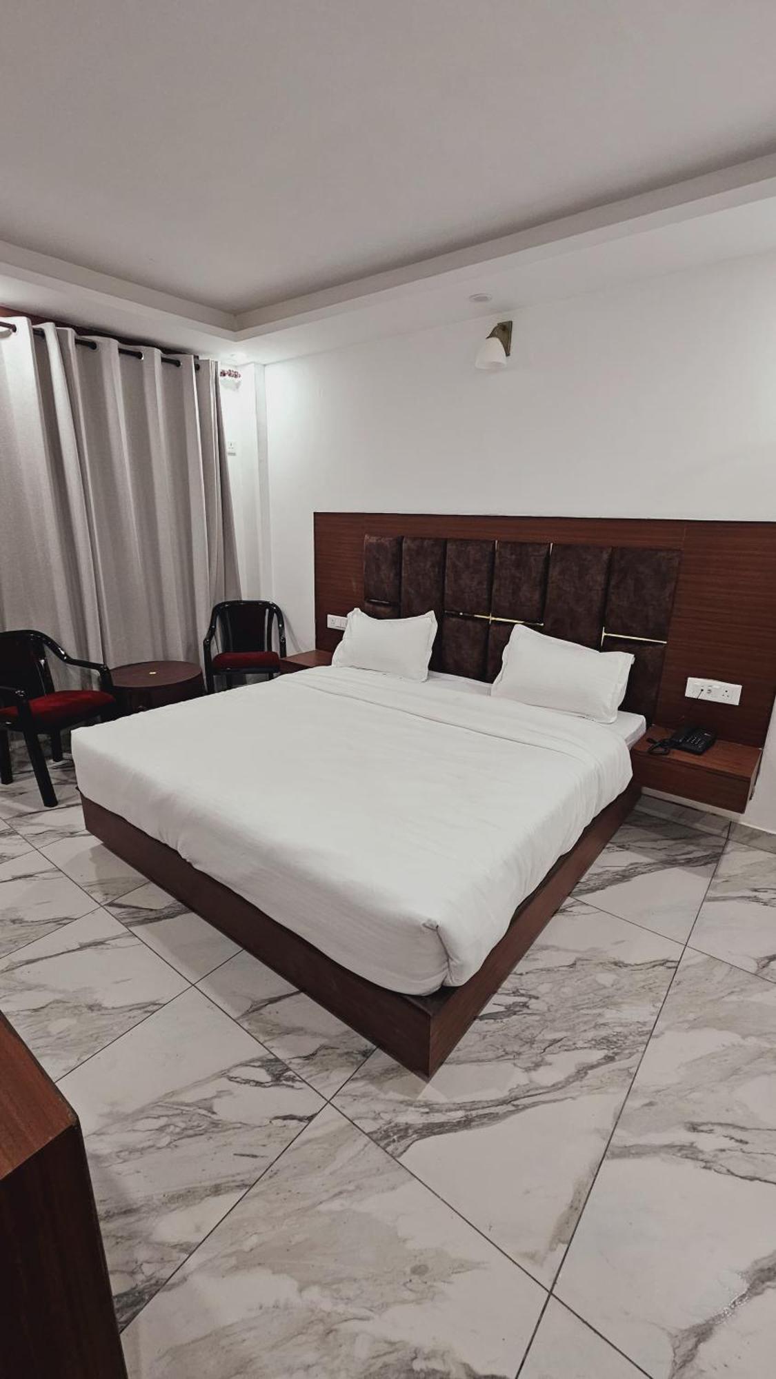 Hotel And Motel Annapurna Bhowali Ngoại thất bức ảnh