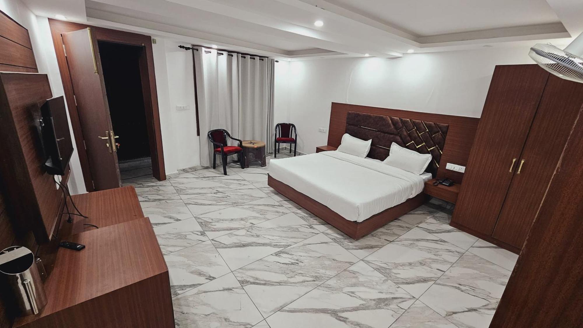 Hotel And Motel Annapurna Bhowali Ngoại thất bức ảnh